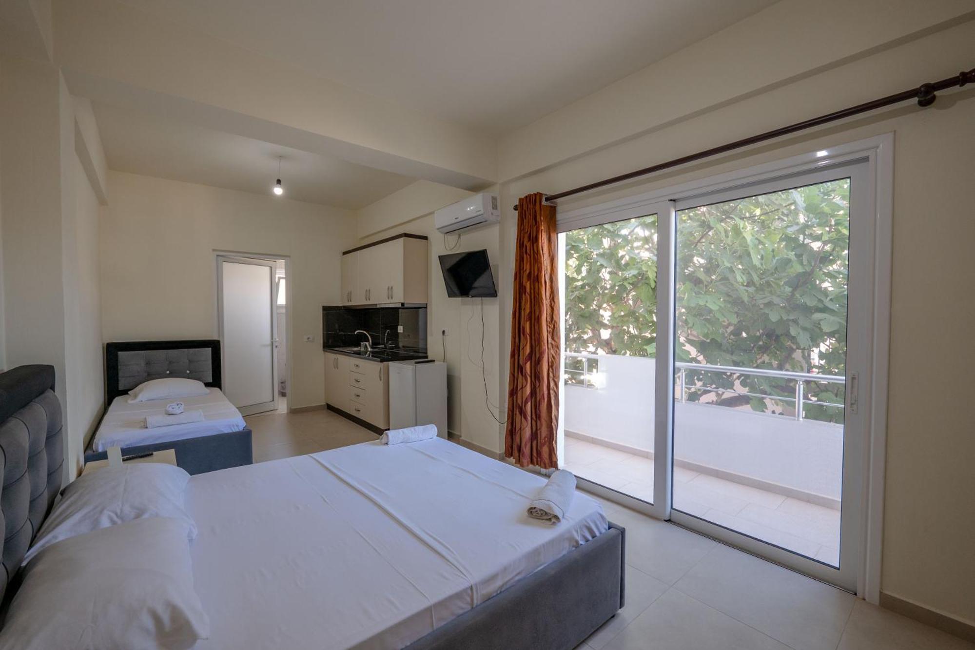 Rest Hour Hotel Ксамил Екстериор снимка