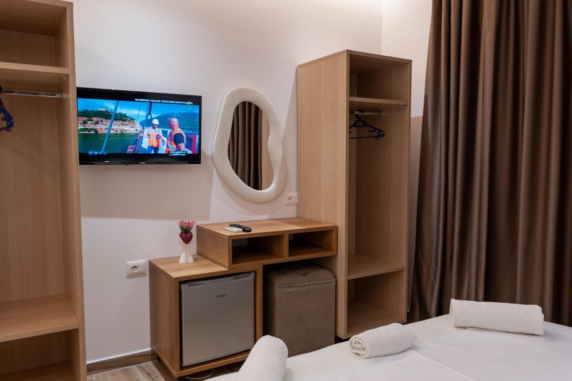 Rest Hour Hotel Ксамил Екстериор снимка