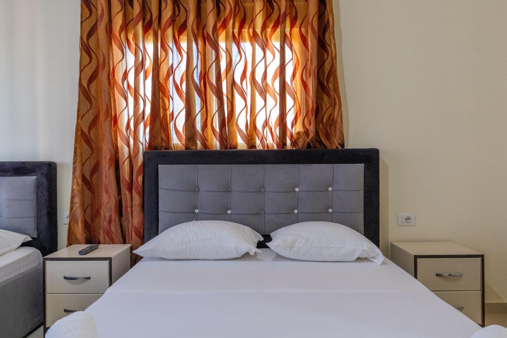 Rest Hour Hotel Ксамил Екстериор снимка
