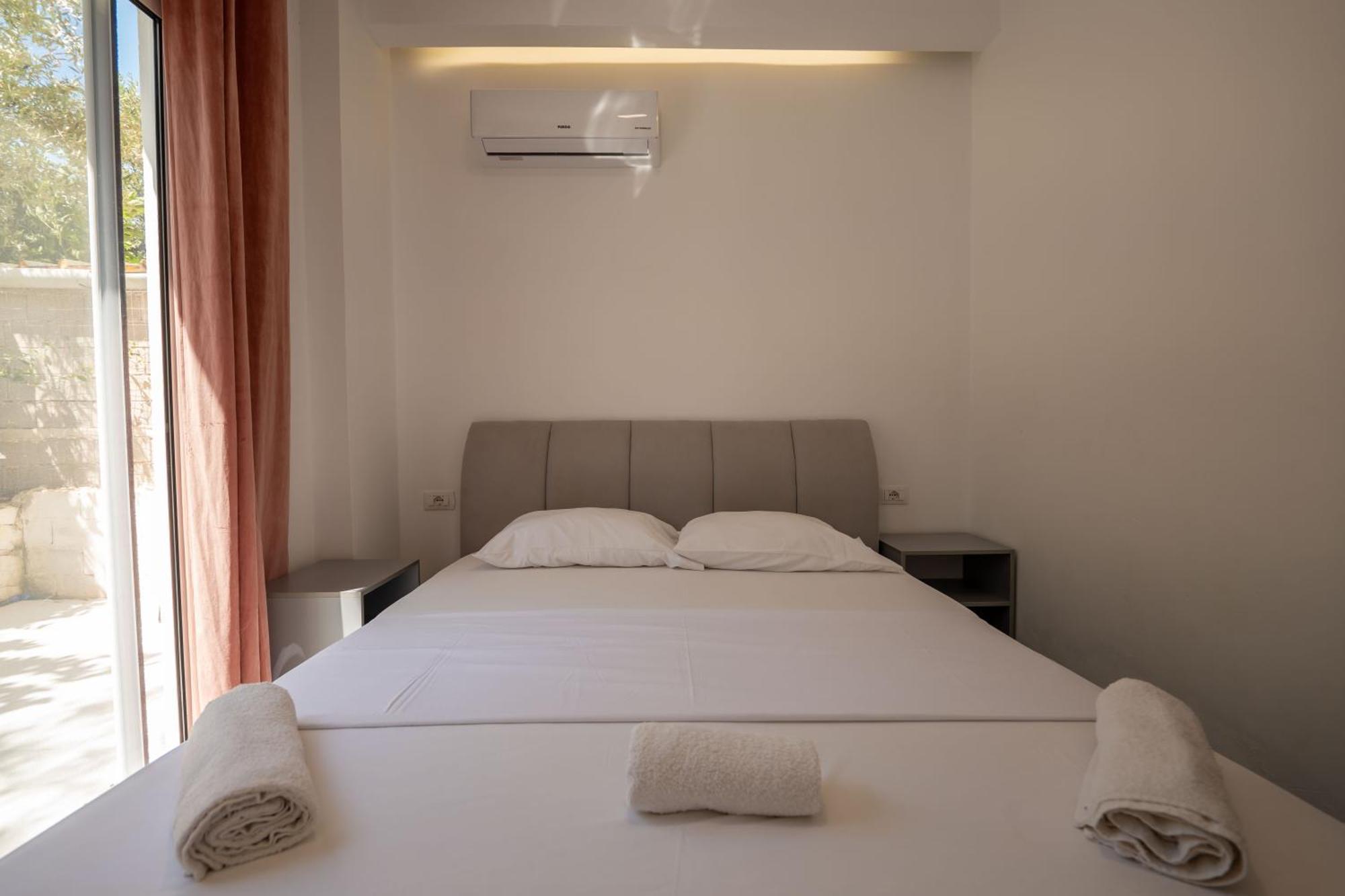 Rest Hour Hotel Ксамил Екстериор снимка