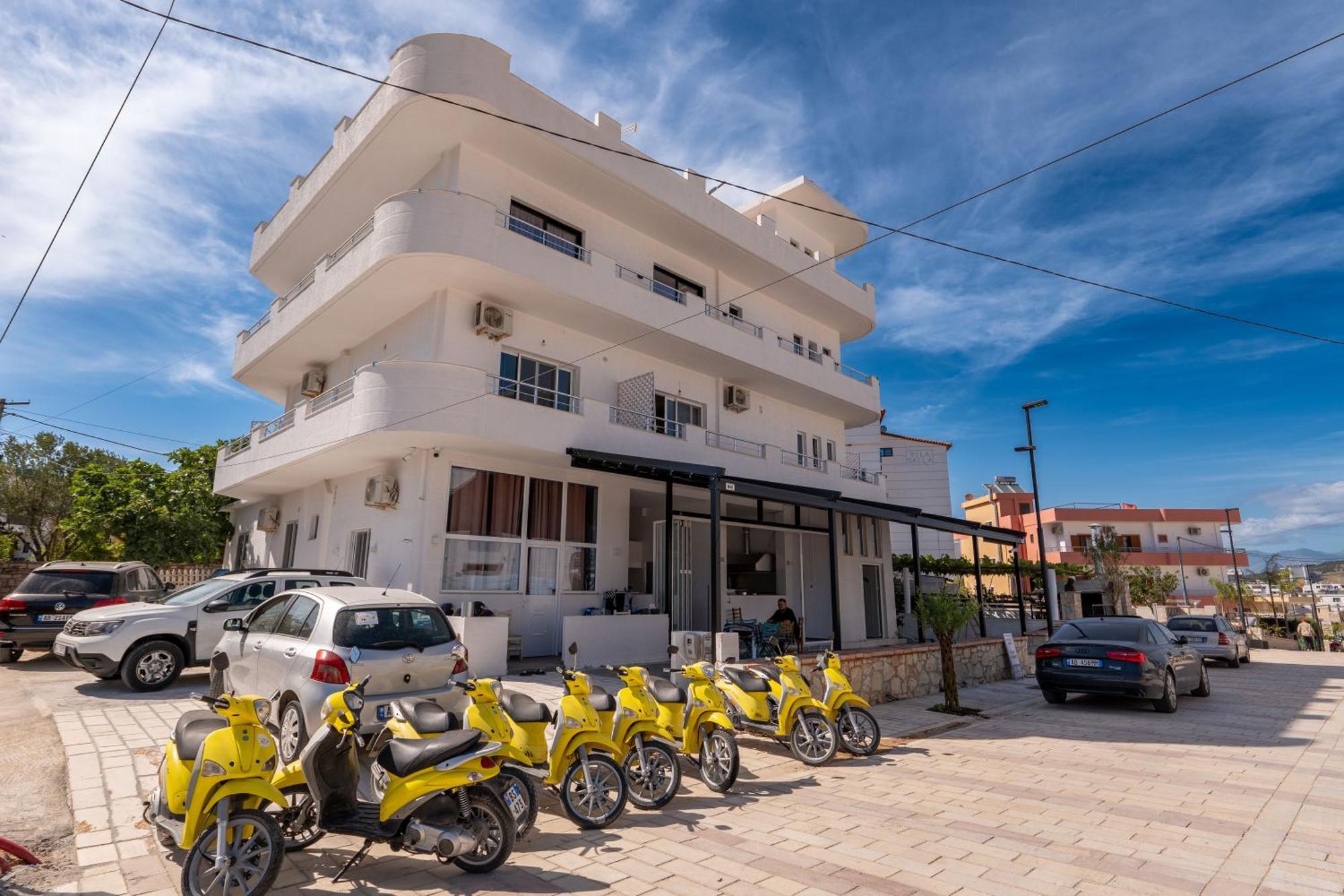 Rest Hour Hotel Ксамил Екстериор снимка