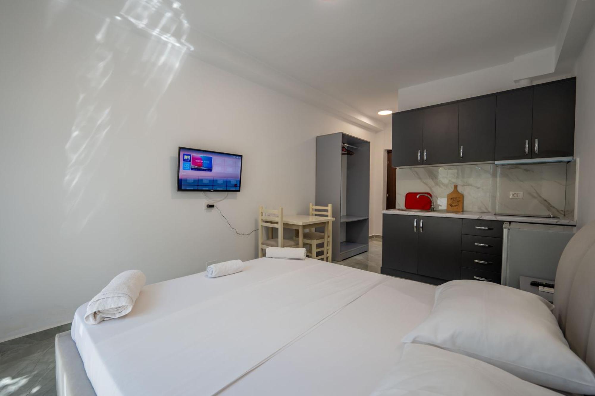 Rest Hour Hotel Ксамил Екстериор снимка