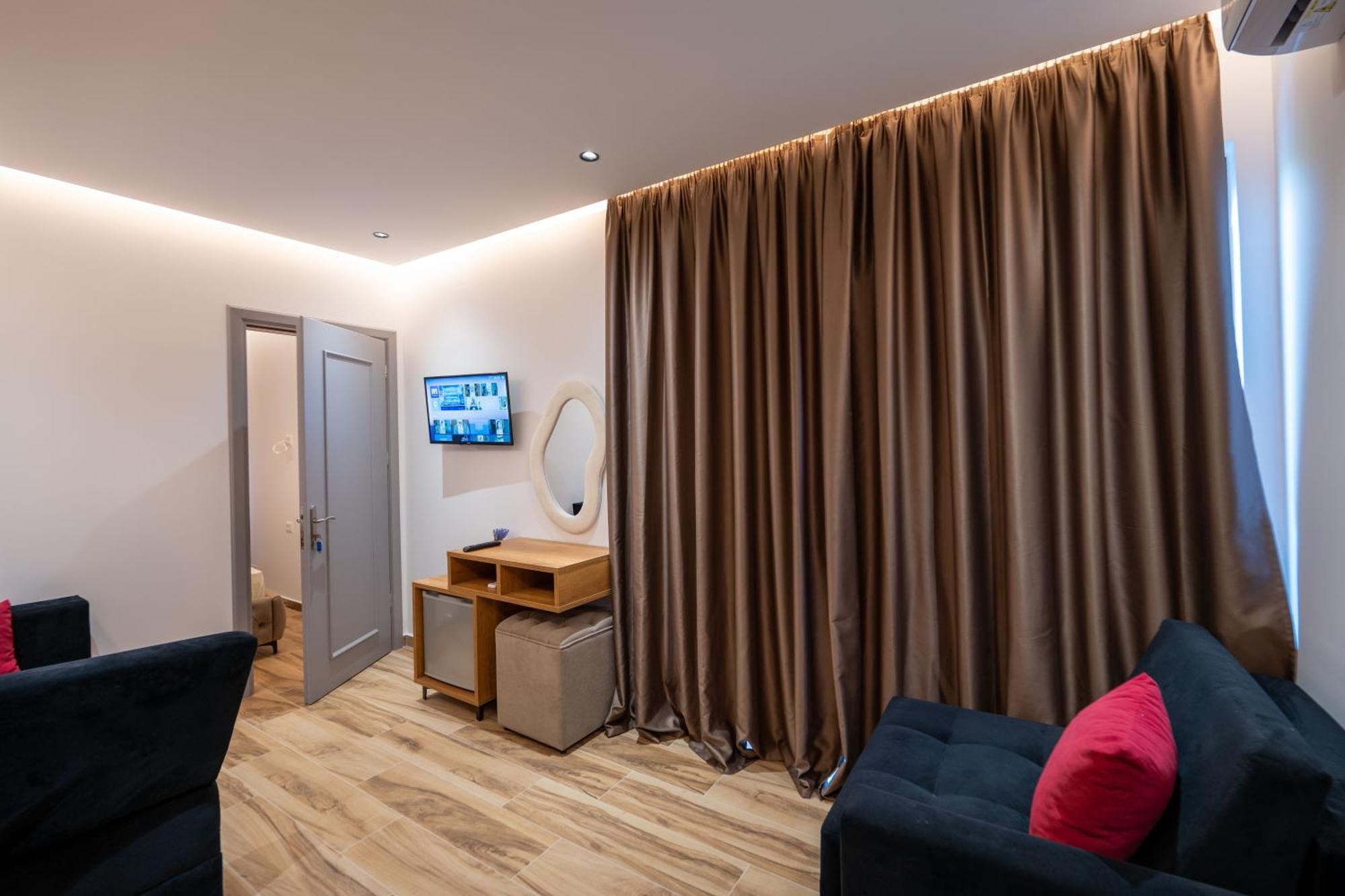 Rest Hour Hotel Ксамил Екстериор снимка