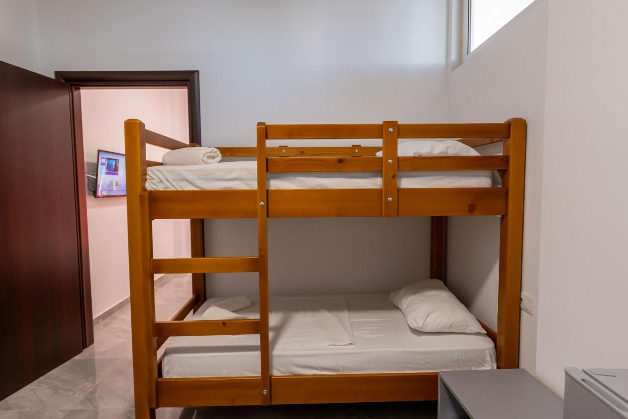 Rest Hour Hotel Ксамил Екстериор снимка