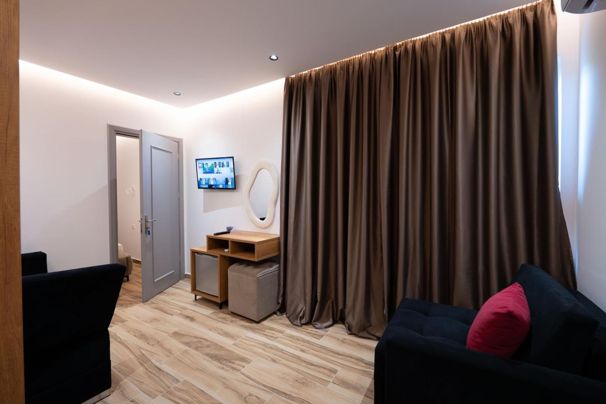 Rest Hour Hotel Ксамил Екстериор снимка