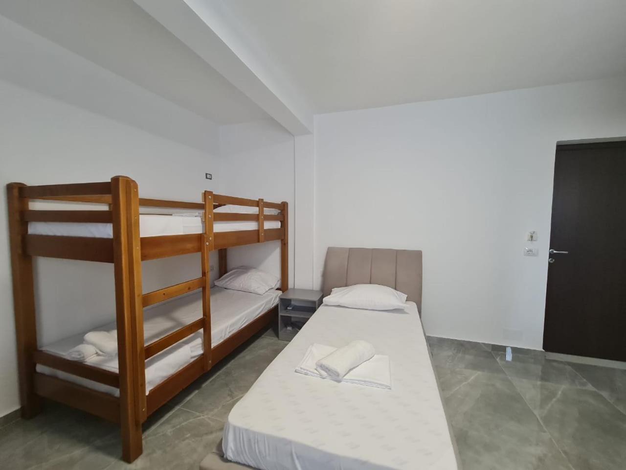 Rest Hour Hotel Ксамил Екстериор снимка